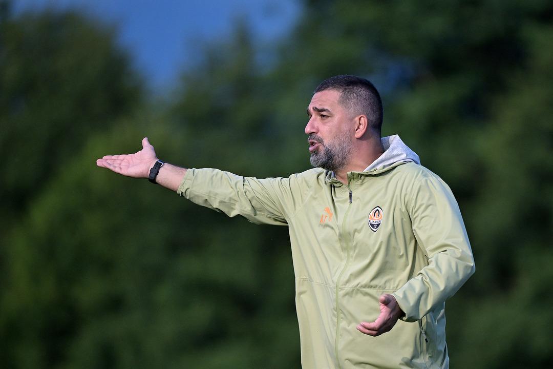 UEFA Avrupa Ligi nde Beşiktaş ın rakibi olan Shakhtar Donetsk in Teknik Direktörü Arda Turan dan çarpıcı açıklama: "Buna saygı duymazsak başımıza iş alırız!" 3