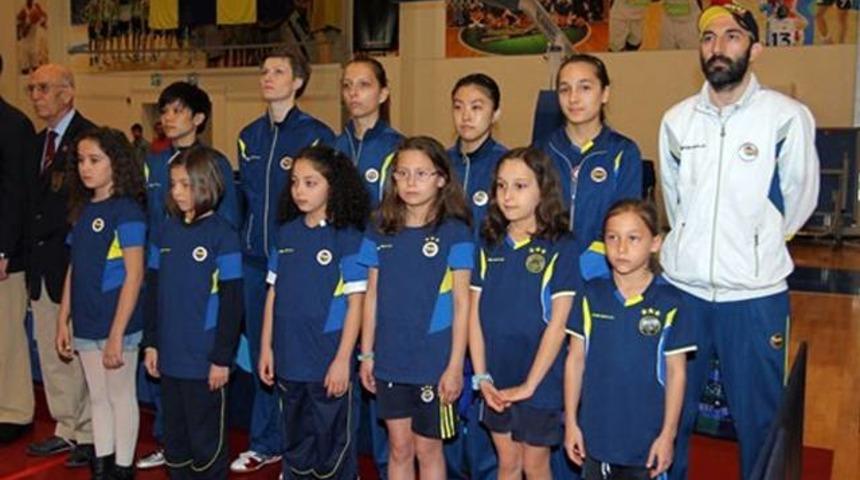 F.Bah&ccedil;e masa tenisinde Avrupa ikincisi