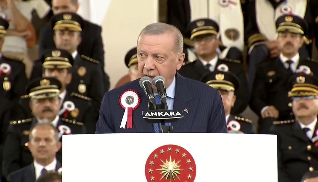 Cumhurbaşkanı Erdoğan dan Özgür Özel e Manavgat yanıtı! "Madem 32 saatlik görüntü var, versene mahkemeye" 1