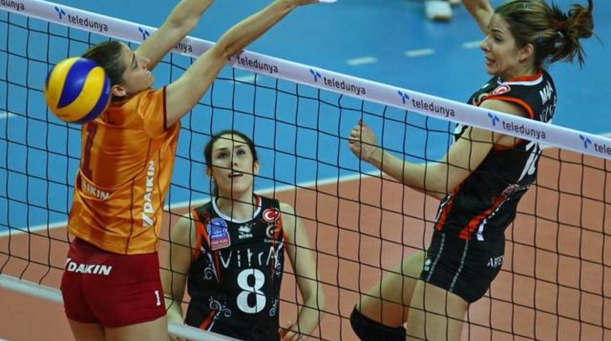 Eczacıbaşı &uuml;&ccedil;&uuml;nc&uuml;l&uuml;ğ&uuml; kaptı