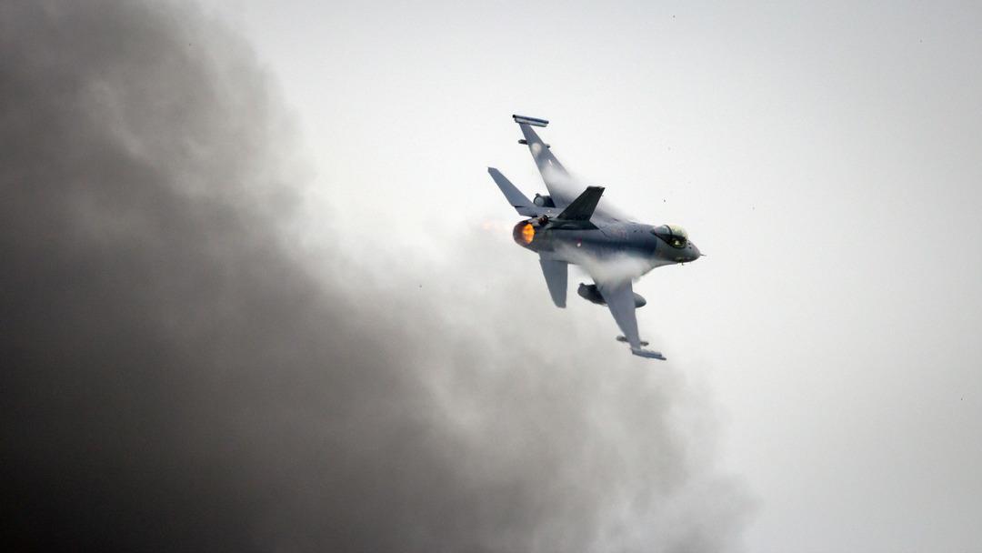 Tayland ve Kamboçya arasında savaş sesleri... Komşu iki ülke arasında çatışma, F-16 lar hazır bekliyor 3