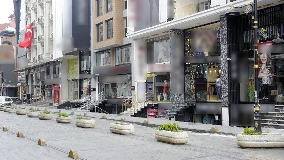  Kapatıp gidiyorlar  Tabelalar asılmaya başlandı!  3 dükkanı olan 1 e, 10 çalışanı olan 2 ye düşürüyor  2