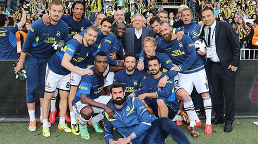 Aziz Yıldırım şampiyonluk sevincine katıldı