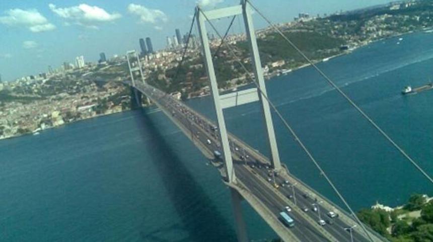 Boğaz Köprüsü'nde sarı lacivert şov