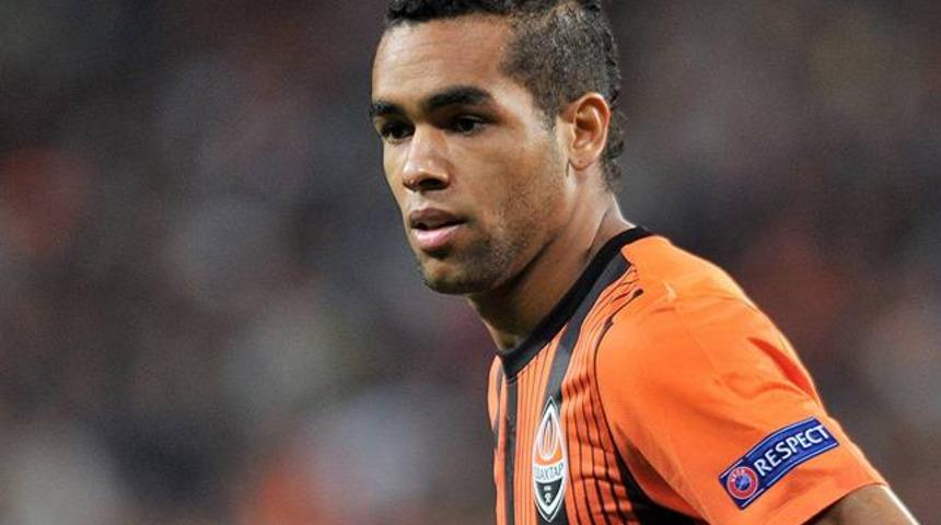 Alex Teixeira da geliyor!