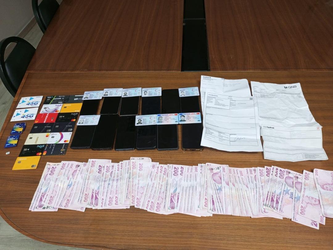 1200xauto Maslak'ta kar vaadiyle 3 milyon liralık dolandırıcılık! Polise suçüstü yakalandılar