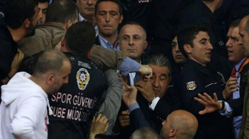 Fenerbah&ccedil;eli y&ouml;neticiye yumruklu saldırı