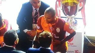 Melo'dan Yıldırım Demirören'e şok tepki!