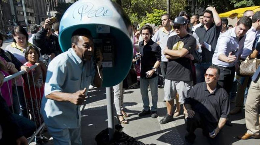 Pele'ye protesto şoku!