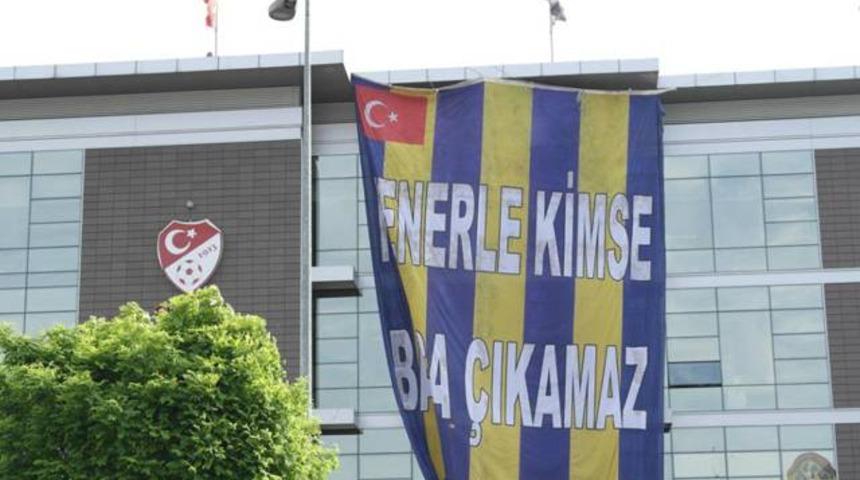 TFF binasına Fenerbah&ccedil;e bayrağı asıldı!..