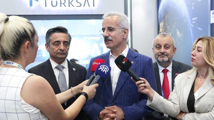 İstanbul- Bakan Uraloğlu 17'nci Uluslararası Savunma Sanayii Fuarı'nda stantları gezdi G4