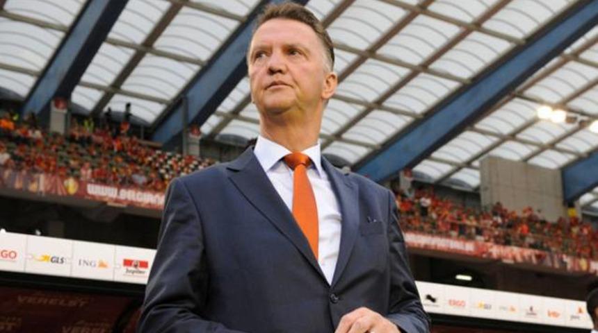 ManU'nun yeni hocası van Gaal oldu