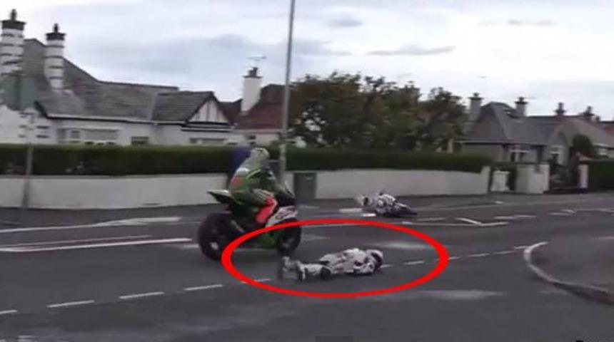 Motosiklet yarışında feci kaza