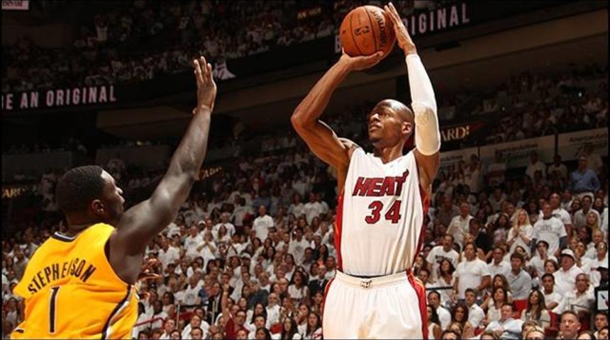 Miami seride öne geçti