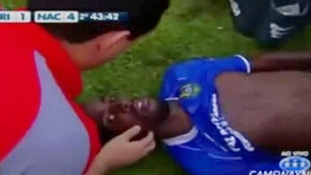 Futbol terörü!.. Aldığı darbe ile!