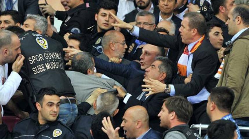 Yıldırım ve Uslu'ya 30 g&uuml;n hak mahrumiyeti