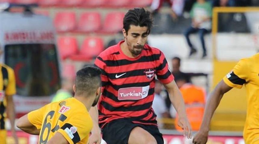 Turgut Doğan Şahin imzalıyor!