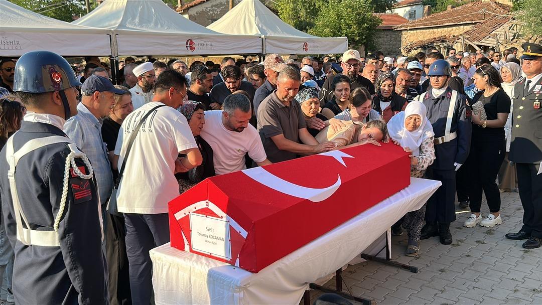 Şehitlere veda... Orman yangınında hayatını kaybeden kahramanlar son yolculuğuna uğurlandı... 16