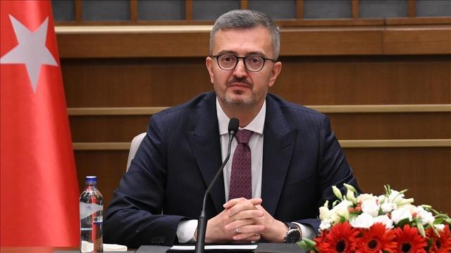 Cumhurbaşkanlığı İletişim Başkanı Duran, dünya şampiyonu olan milli karateci Şamdan'ı kutladı