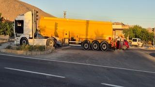 Otoyolda tankerle çarpışan motosikletin 84 yaşındaki sürücüsü öldü