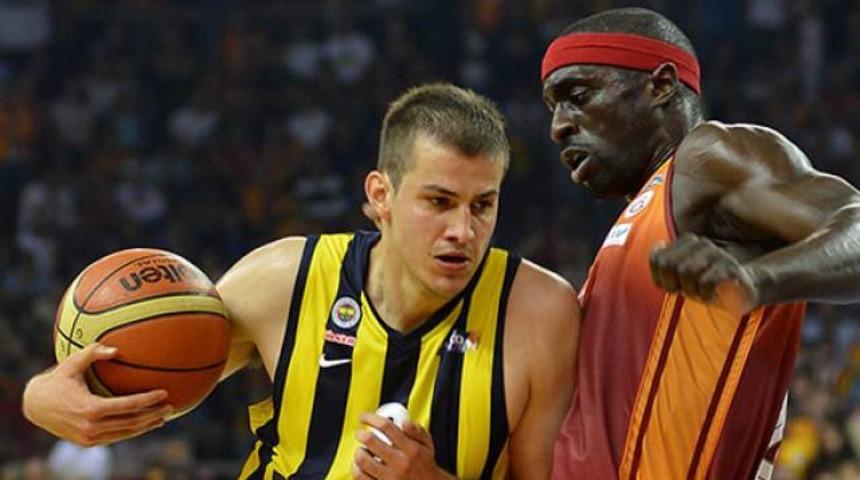 Olaylı derbi Aslan'ın