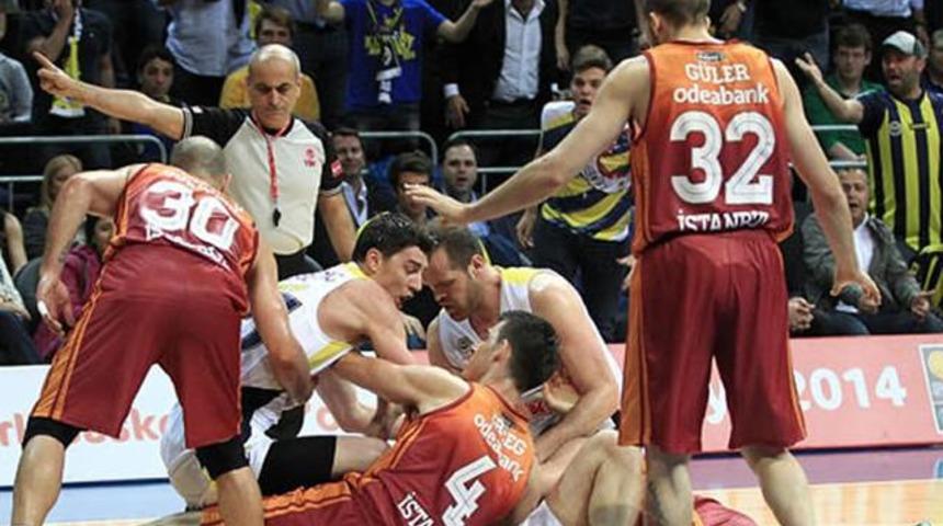 "Galatasaray'ın sahası kapansın!"