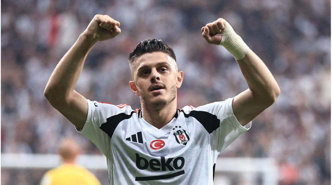 Beşiktaş taraftarı Shakhtar mağlubiyeti sonrası çıldırdı! Tribünlerden Sergen Yalçın sesleri yükseldi... 2