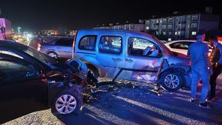 Bitlis’te trafik kazası: 6’sı çocuk 14 kişi yaralandı