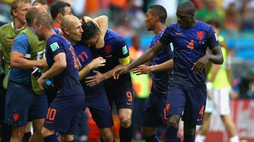 Hollanda, İspanyayı dağıttı