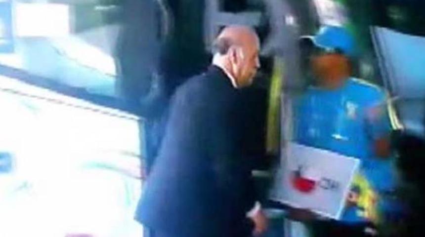 Del Bosque, Şili otob&uuml;s&uuml;ne bindi!