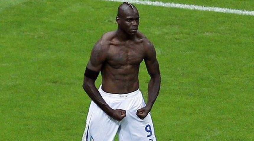Balotelli, 'Kraliçe'den öpücük istiyor!