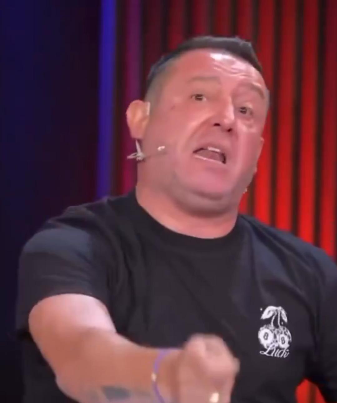 Beşiktaş ın Shakhtar yenilgisi Nihat Kahveci yi fena kızdırdı! Nihat Kahveci açtı ağzını yumdu gözünü...   Hep Jakuzide miydiniz ?   2