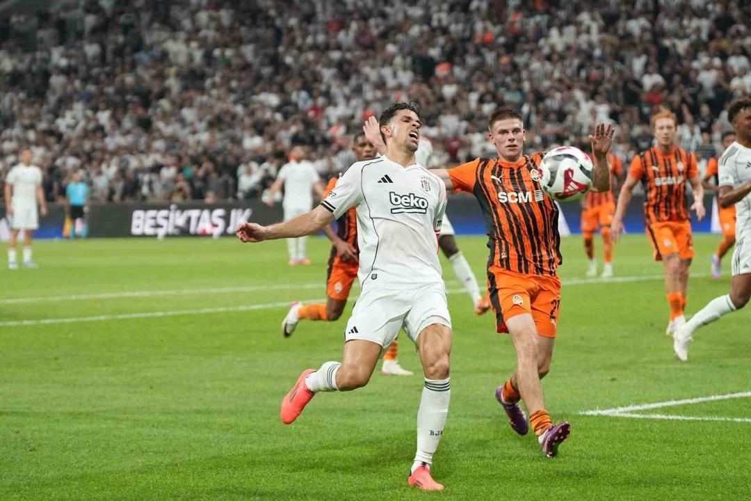 Beşiktaş ın Shakhtar yenilgisi Nihat Kahveci yi fena kızdırdı! Nihat Kahveci açtı ağzını yumdu gözünü...   Hep Jakuzide miydiniz ?   1