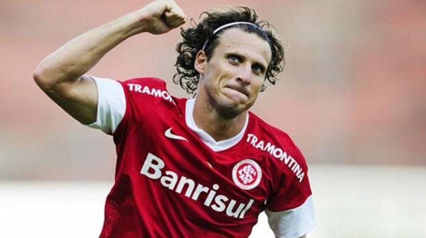 Forlan sonunda geliyor!