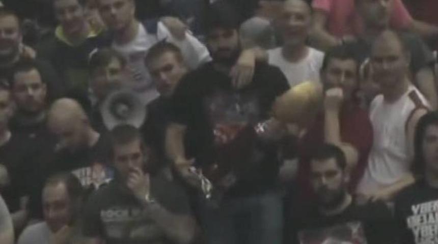 Taraftarlar kupayı çaldı ve!..