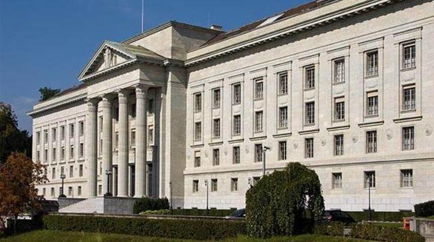 Fenerbah&ccedil;e camiası nefesini tuttu!