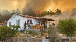 Yangınlar bitti ama... Yanan yerlere otel yapılacağı iddiasına Bakan Yumaklı'dan tepki: Sosyal medyadaki alevleri mantık bile söndüremiyor