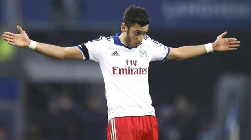 Ve Hakan &Ccedil;alhanoğlu muradına erdi