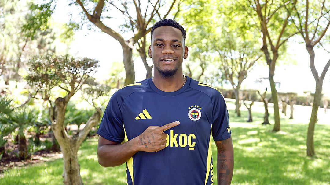 Fenerbahçe nin golcü oyuncusu Jhon Duran ın sözleşmesi için inanılmaz iddia! Özel sözleşme yapılmış... 2