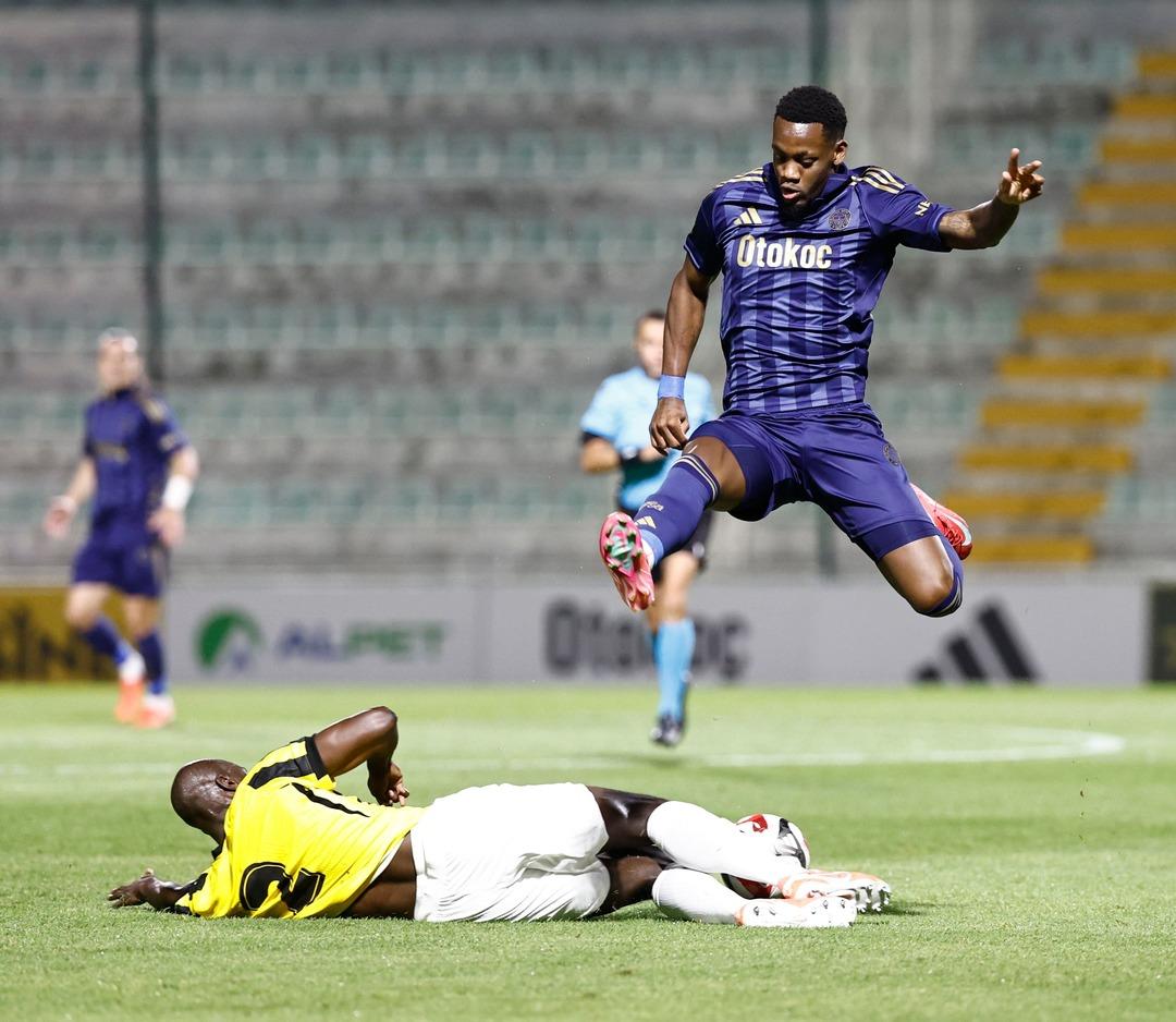 Fenerbahçe de Jhon Duran Osimhen e meydan okudu! ‘‘Ne o benden ne de ben ondan...    5