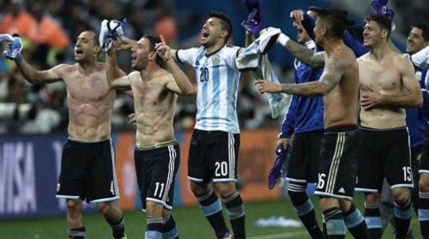 Arjantin penaltılarla finalist