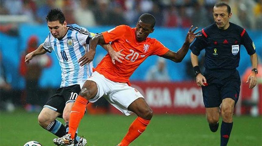 C&uuml;neyt &Ccedil;akır psikolojik baskıya izin vermedi