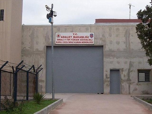 DEM Parti heyeti, İmralı'da Abdullah &Ouml;calan'la g&ouml;r&uuml;ş&uuml;yor