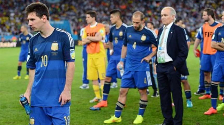 Rıdvan Dilmen'den Messi i&ccedil;in flaş iddia