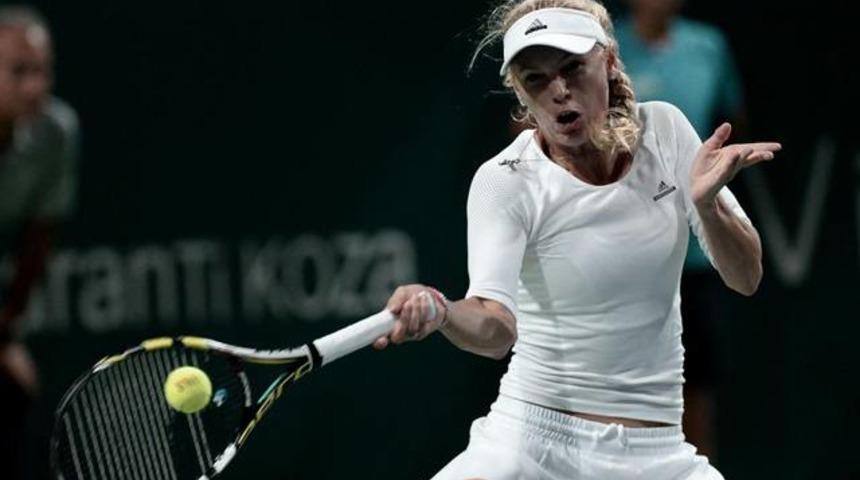 Wozniacki ezdi ge&ccedil;ti