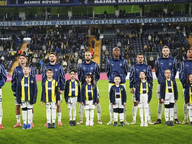 Fenerbahçe'de gönderilecekler listesi hazırlandı! Listedeki isimlerden Amrabat'ın maaşı büyük sorun teşkil ediyor...