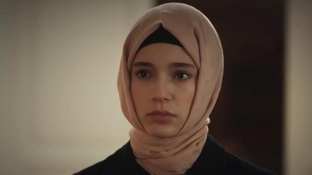 Kızıl Goncalar'ın Zeynep'i Mina Demirtaş Güzelkoy teklifini reddetti