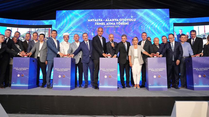Bakan Ersoy: 'Artık Antalya'dan her yere ulaşmak daha kolay olacak'