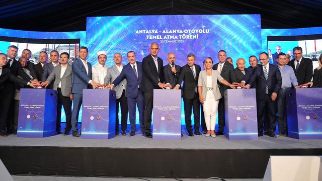 Bakan Ersoy: 'Artık Antalya'dan her yere ulaşmak daha kolay olacak'