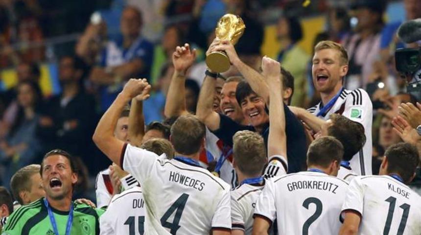 Löw'e şampiyonluk piyangosu!